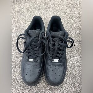 Nike Men's Triple Black Sneakers